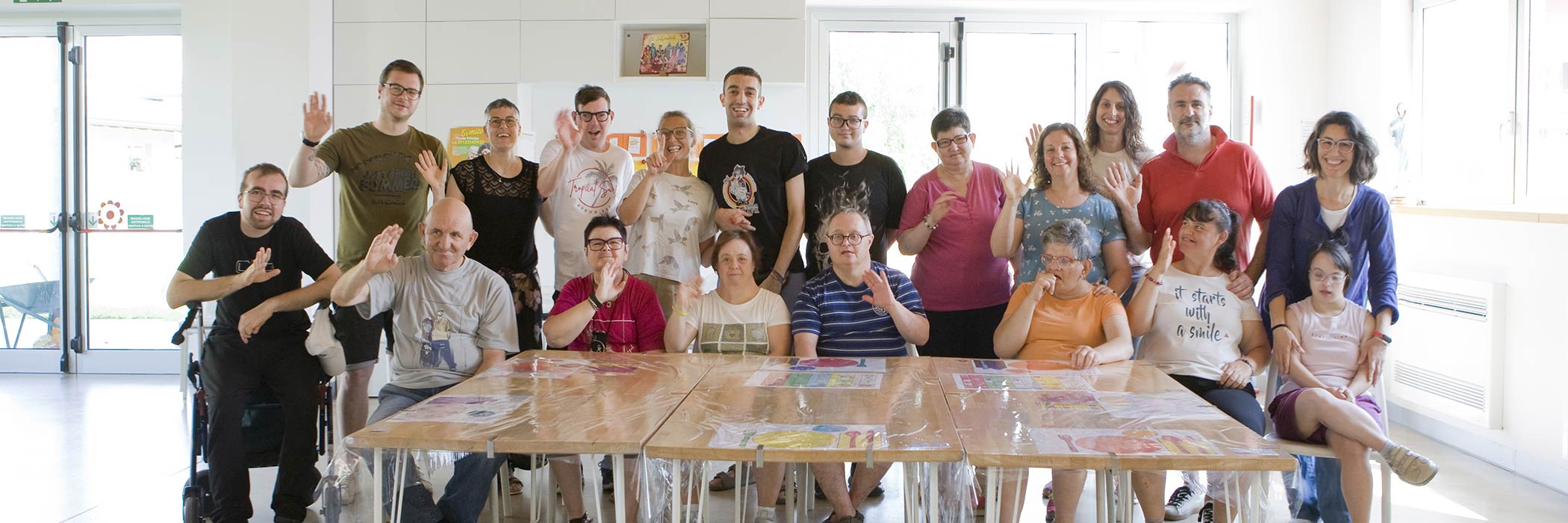 Foto di gruppo delle persone con disabilità ed educatori del centro socio educativo della Cooperativa a Casarsa